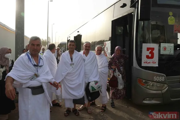 Hacı adayları Arafat yolunda! Diyanet İşleri Başkanı Ali Erbaş talimatı verdi: Hacı adaylarının Arafat’a intikali başladı - 15