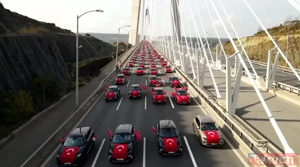 Yavuz Sultan Selim Köprüsü'nde 'Cumhuriyet' coşkusu! Binlerce Togg T10X 100. yıla özel konvoy yaptı - 11