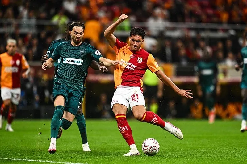 galatasaraydan-montellaya-deniz-gul-mesaji-aslandan-mesaj-var-gozler-montellada-1789459874710.jpeg Galatasaray'dan Montella'ya Deniz Gül mesajı!-3