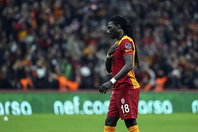 Derbi sonrası flaş karar! Okan Buruk o isimlerin biletini kesti - 22