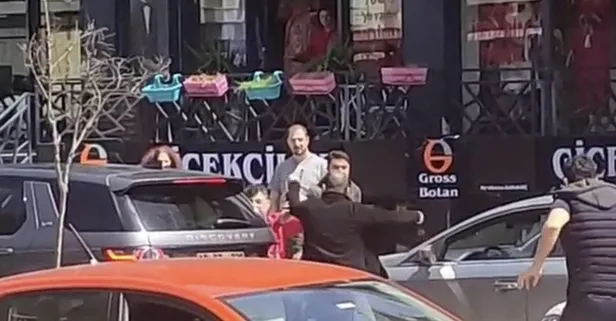 İki sürücü yumruk yumruğa birbirine girdi