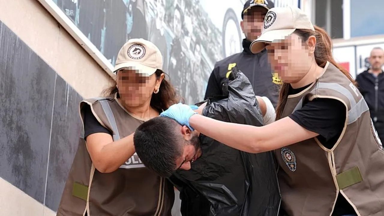 Yunus Emre Geçti’nin poşetle sevkine soruşturma iddiası yalanlandı | SÖZCÜ’nün iftiralarına soruşturma