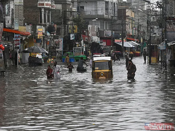 Pakistan’ı muson yağmurları vurdu! Ani sellerde 14 kişi öldü: Yetkililerden kritik uyarı - 5