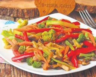Sebze soteli ılık salata