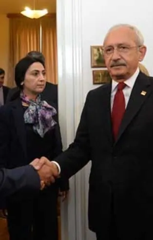 Parti kapatmayı zorlaştıran referandumda "hayır" diyen Kemal Kılıçdaroğlu timsah gözyaşı döküyor