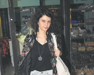 Kenan Doğulu ile 5 yıllık evliliği üzerinde kara bulutlar dolaşan Beren Saat isyan etti