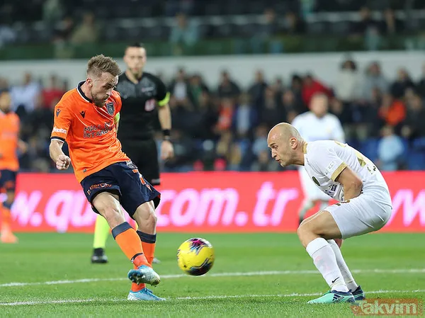 Fenerbahçe Kaptanı Emre Belözoğlu'nun Başakşehir'de İki Futbolcunun Kaptanlığını Yapması Transferde Sarı-Lacivertli Takımın En Büyük Kozu Olacak.