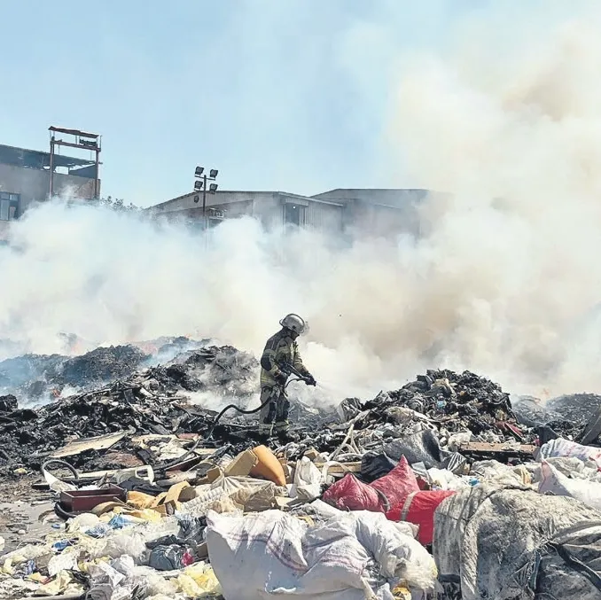 İzmir’de çöp yangınları