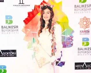 Gelinliği 100 yıllık