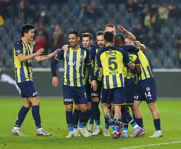 son-dakika-ziraat-turkiye-kupasinda-son-16-turu-eslesmeleri-belli-oldu-iste-besiktas-fenerbahce-ve-trabzonspor-1642151241329.jpg SON DAKİKA: Ziraat Türkiye Kupası'nda son 16 turu eşleşmeleri belli oldu! İşte Beşiktaş Fenerbahçe ve Trabzonspor'un rakipleri...-5