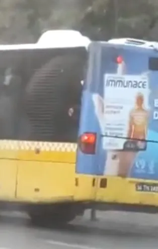 Yeni bir İETT arızası daha! Bu kez adres Karacaahmet!