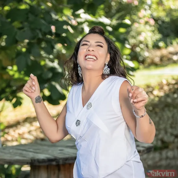 Demet Akalın ile Işın Karaca kanlı bıçaklı oldu birbirine girdi - 13