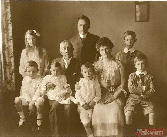 ithal-danisman-jeremy-rifkinin-sponsoru-rockefeller-cikti-o-bir-sarlatan-mi-chpye-maliyeti-ne-kadar-olacak-1670227112428.jpeg İthal danışman Jeremy Rifkin'in sponsoru Rockefeller çıktı! O bir şarlatan mı? CHP'ye maliyeti ne kadar olacak?-12