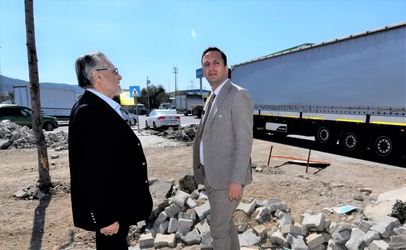 chpnin-uckur-sponsoru-bornovada-eski-kokular-denetimlerden-sistematik-zarar-cikti-belediyenin-tir-parkini-kiml-1775361124848.jpeg CHP'nin uçkur sponsoru Bornova'da "Eşki" kokular! Denetimlerden sistematik "zarar" çıktı: Belediyenin TIR parkını kimlere peşkeş çektiler?-5