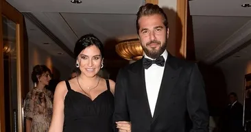 Engin Altan Düzyatan evinden paylaştı! Eşi Neslişah Alkoçlar karantinanın 26. gününde Düzyatanın saçını...