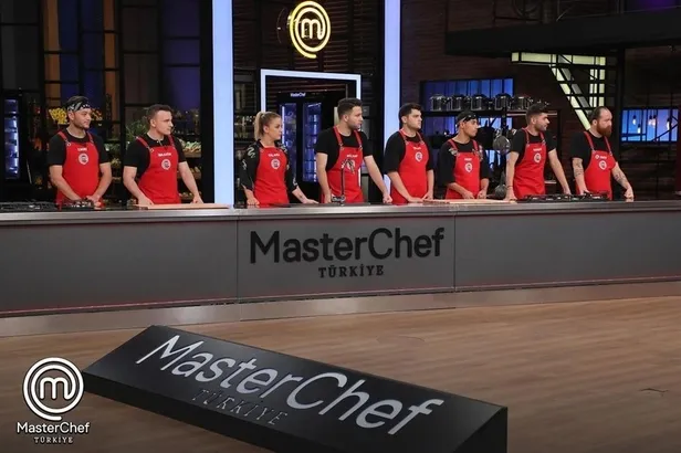 Masterchef evlerinde neler oluyor Mehmet Yalçınkaya her şeyi kenara bıraktı bir bir anlattı! Tam 8 erkek bir odada...-6