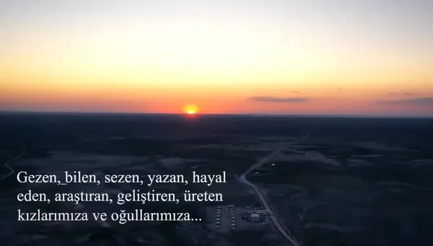 Irkçı Yunan vekile bir tepki de Selçuk Bayraktar'dan: Biz O'nu en yükseğe çekmek için gökleri bile yırtarız...