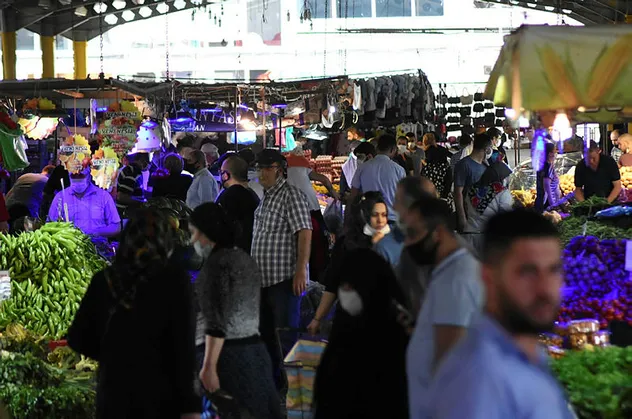 Bursa'da yine bilindik manzara! Kısıtlama sonrası adım atacak yer kalmadı