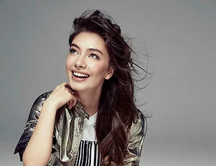 Neslihan Atagül'ün dalgalı saçları popüler oldu: Nare karakterinin saç modeli her yaş grubundaki kadınların favorisi
