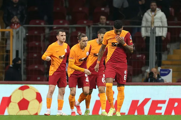 1638780335579.jpg Berkan Kutlu ile Cüneyt Çakır arasında neler konuşuldu? İşte Galatasaray maçındaki çok tartışılan penaltı kararının perde arkası-2
