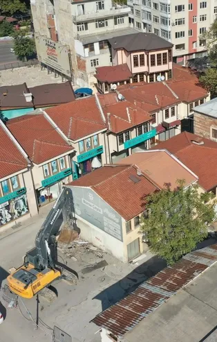 Hanlar Bölgesi gerçek kimliğini buluyor