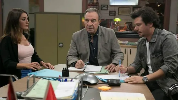 arka-sokaklardan-sonra-kurtlar-vadisini-hatirlatacak-diziyle-donuyor-yeni-abdulhey-o-olacak-1678888587567.jpg Ve beklenen nihayet oldu! Arka Sokaklar'dan sonra Kurtlar Vadisi'ni hatırlatacak diziyle dönüyor!-2