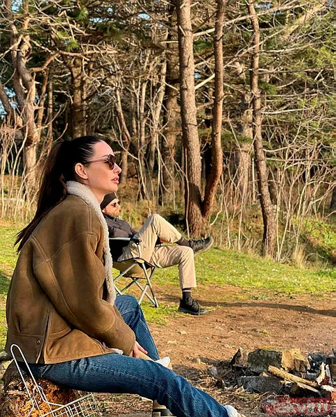 Yasemin Özilhan, Çağatay Ulusoy, Engin Altan Düzyatan, Hülya Avşar... Parayı bulan soluğu Selimiye'de aldı - 3