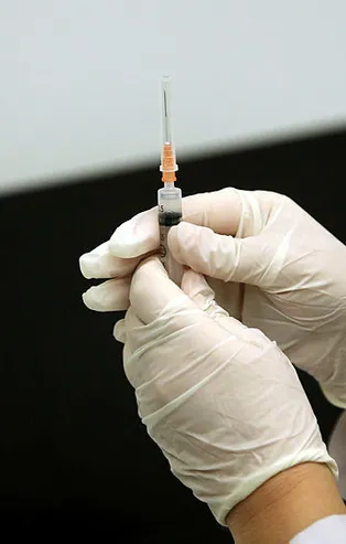 Yeni koronavirüs aşıları ne zaman gelecek? Sağlık Bakanı Fahrettin Koca tarih verdi