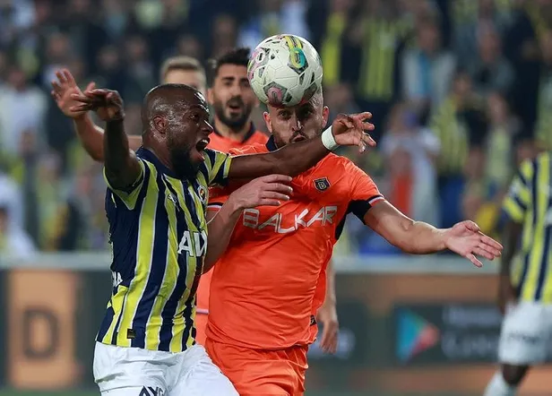 fenerbahce-evinde-basaksehiri-rossinin-muhtesem-goluyle-1-0-maglup-etmeyi-basardi-1666466278395.jpeg Fenerbahçe evinde Başakşehir'i Rossi'nin muhteşem golüyle 1-0 mağlup etmeyi başardı-4