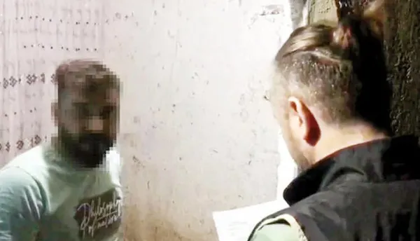 telefon-dolandiricilari-ihracatci-nevra-kyi-6-ay-boyunca-teror-operasyonu-yalaniyla-50-milyon-lira-dolandirdi-1655274212774.jpg Telefon dolandırıcıları ihracatçı Nevra K.'yı 6 ay boyunca 'terör operasyonu' yalanıyla 50 milyon lira dolandırdı! Teşvikiye'de daire sattırdılar-4