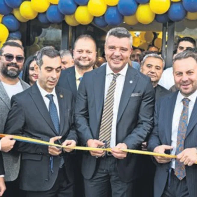 Saran açılışa katıldı
