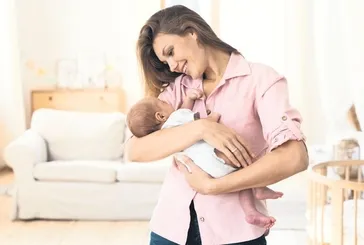 Doğum izni düzenlemesi yasalaşıyor: Annelerin izni 24 haftaya, işçi babaların izni 10 güne yükseliyor