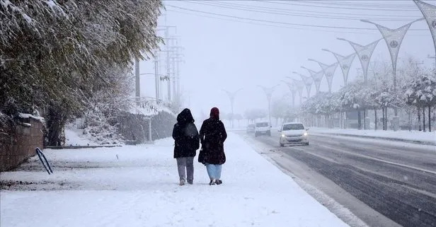 SON DAKİKA: Meteorolojiden o illere kuvvetli yağış ve fırtına uyarısı! İstanbul’a ne zaman kar yağacak?