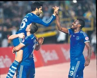 Fenerbahçe zirve yaptı