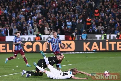 Trabzonspor-Beşiktaş maçı tekrar edilecek mi? Spor yazarları ikiye bölündü: Kural hatası açık!