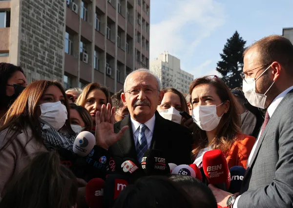 son-dakika-siyasi-eskiya-kemal-kilicdaroglunun-milli-egitim-bakanligi-provokasyonu-kapinin-kilitlenmesini-korumasi-talep-etmis-1641191180493.jpg SON DAKİKA: Siyasi eşkıya Kemal Kılıçdaroğlu'nun Milli Eğitim Bakanlığı provokasyonu! Kapının kilitlenmesini koruması talep etmiş-5