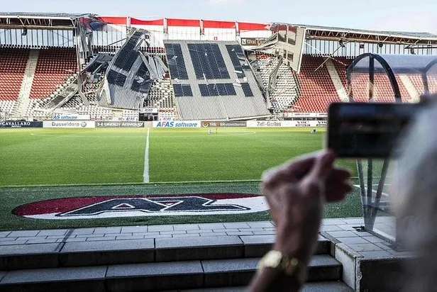 AZ Alkmaar'ın stadının çatısı çöktü-1