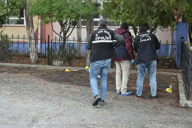 malatyada-ilkokul-bahcesinde-bicakli-kavga-yaralilar-var-1646320958908.jpeg Malatya'da ilkokul bahçesinde bıçaklı kavga! Yaralılar var-2