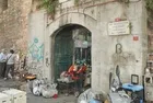 Galata Bedesteni'nin duvarlarına grafiti çizildi; 9 kubbeli yapı bakımsızlık ve vandalizmle yıpranıyor
