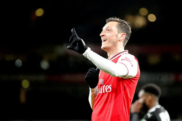 Mesut Özil'in abisi Mutlu Özil'den flaş Fenerbahçe paylaşımı! Transfer bitti mi?