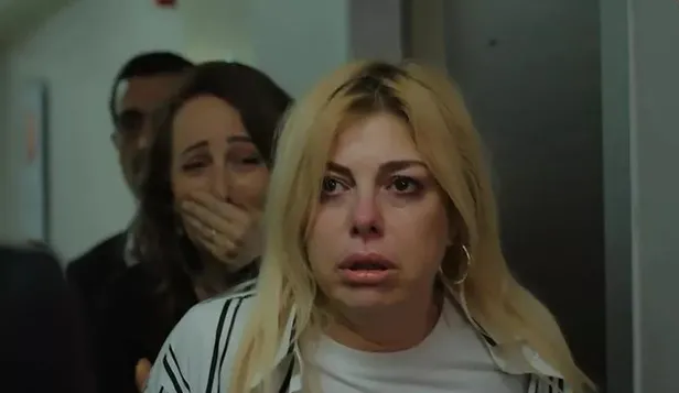 yali-capkininda-kafalari-allak-bullak-eden-final-gercegi-bu-resmen-ask-i-memnunun-kopyasi-1695032032140.jpg Bu resmen Aşk-ı Memnu'nun kopyası! Yalı Çapkını'nda kafaları allak bullak edecek final gerçeği ortaya çıktı-2