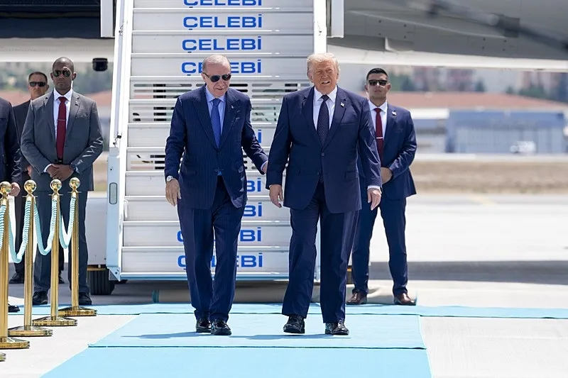dunyanin-takip-ettigi-ucus-trumpin-ankaraya-gelisi-ilk-siraya-yerlesti-1783423430671.jpeg Dünyanın takip ettiği uçuş: Trump'ın Ankara'ya gelişi ilk sıraya yerleşti-5