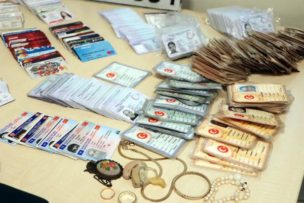 erzurum-sehir-hastanesinde-unutulanlar-sahiplerini-bekliyor-plaka-ve-kalp-pili-de-var-1645706049375.jpg Erzurum Şehir Hastanesi'nde unutulanlar sahiplerini bekliyor! Plaka ve kalp pili de var-2