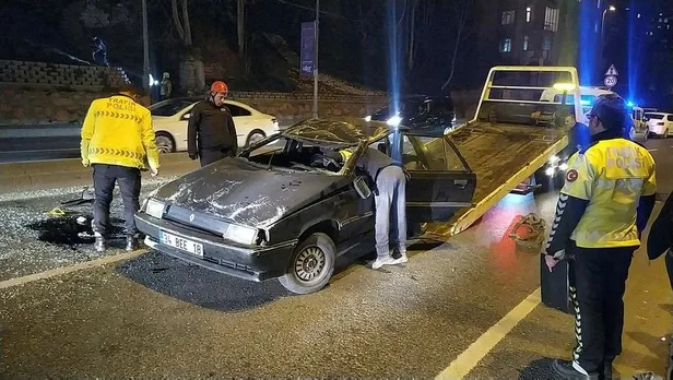 eyupsultanda-otomobil-takla-atti-yaralilar-var-1583350186221.jpeg Eyüpsultan'da otomobil takla attı! Yaralılar var-2