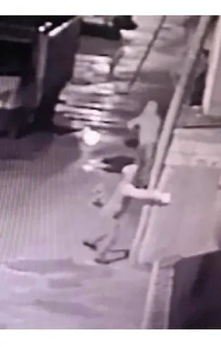 Adana'da hareketli anlar! Polise defalarca kurşun sıktı