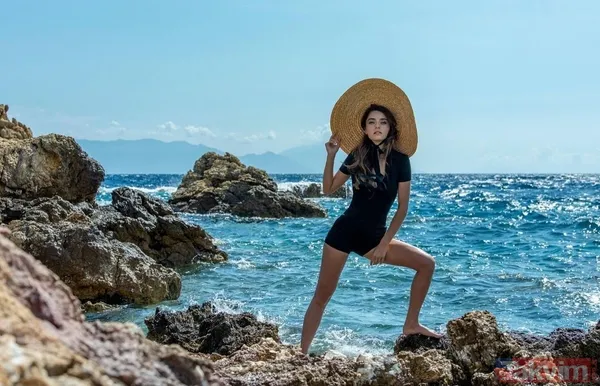 Ada Masalı'nın Haziran'ı Ayça Ayşin Turan süper mini tulumuyla nefes kesti! Peş peşe paylaştı herkes onu konuştu - 6