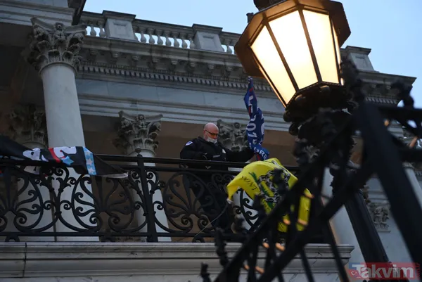 ABD'de 6 Ocak baskını! Protestocular Kongre binasına nasıl girdi? Son dakika görüntüleri şoke ediyor - 37