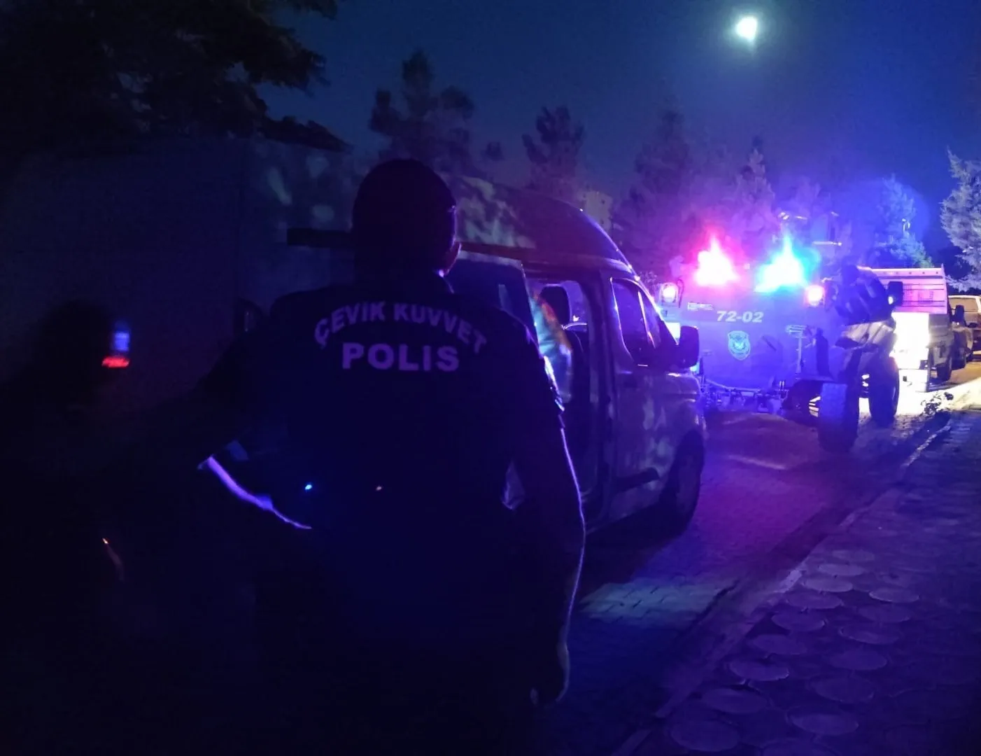 Batman’da mezarlıkta kanlı pusu! Husumetliler kurşun yağdırdı: 3 ölü, 2 yaralı