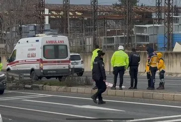 Tamir etmek istediği TIR’ın altında kaldı!