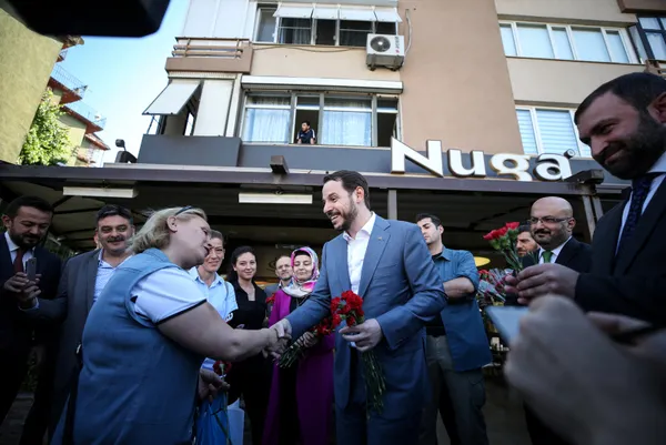 Bakan Albayrak Maltepe esnafını ziyaret etti-1